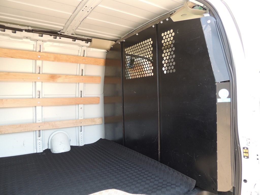 2024 GMC Savana Image 8