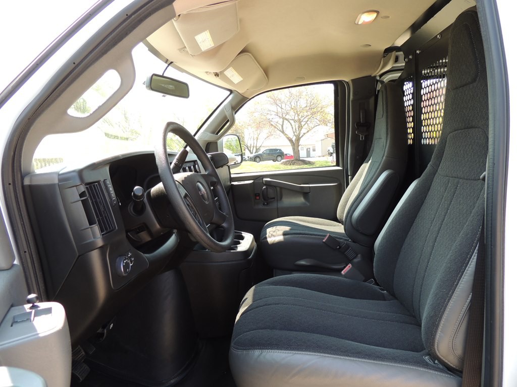 2024 GMC Savana Image 12