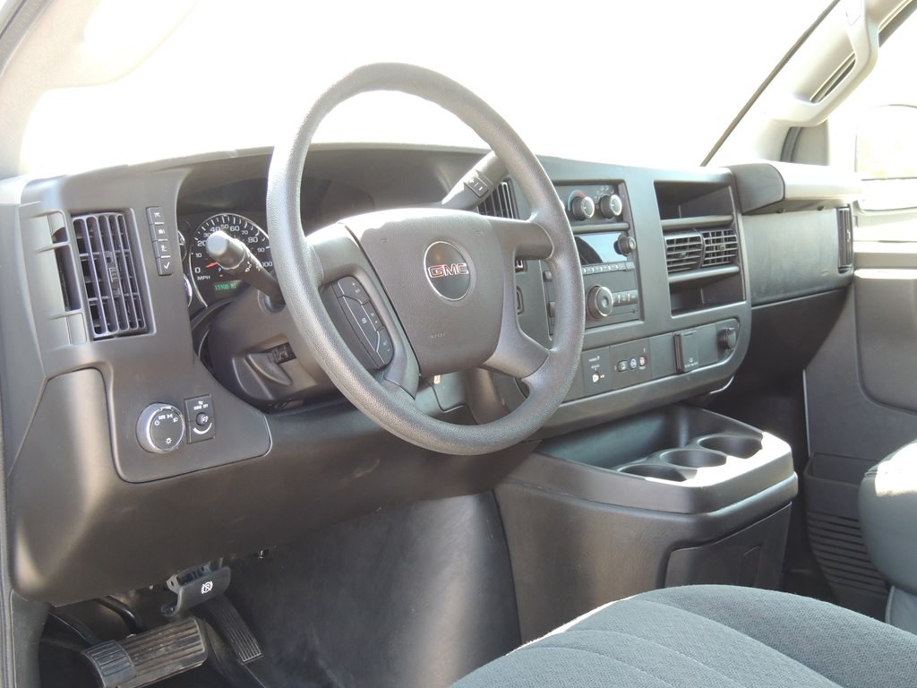 2024 GMC Savana Image 13