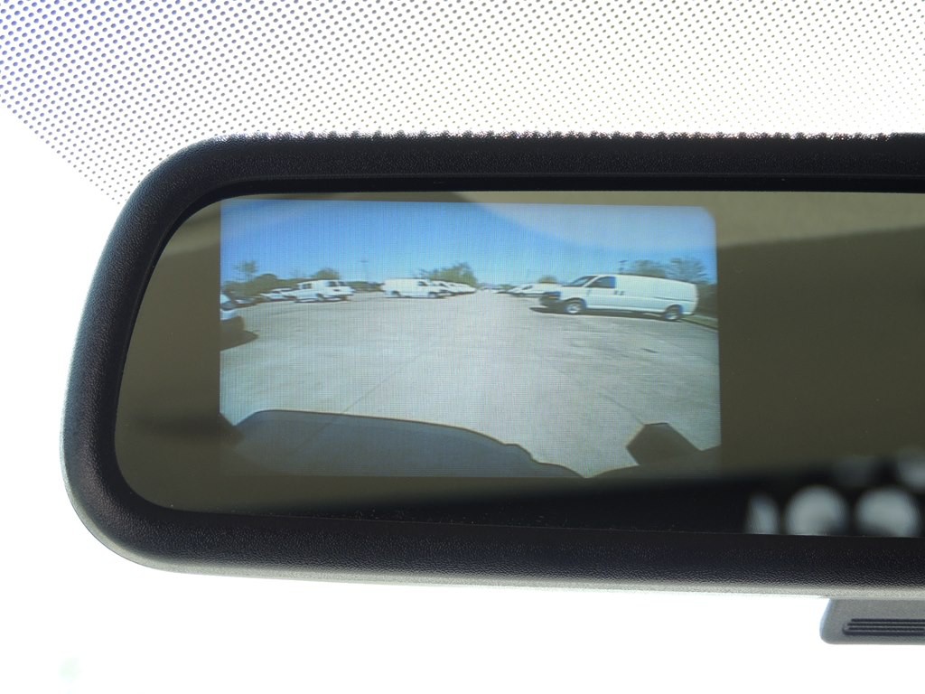 2024 GMC Savana Image 17