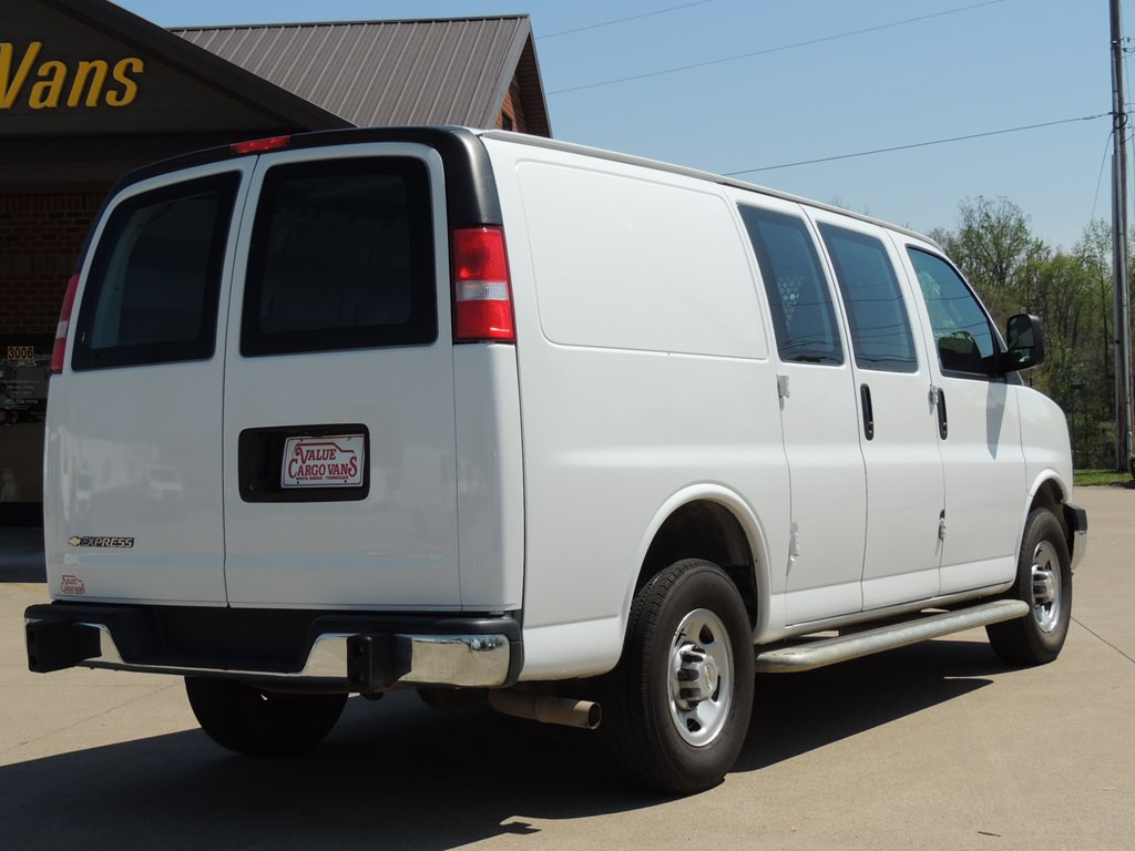 2024 Chevrolet Express Image 4