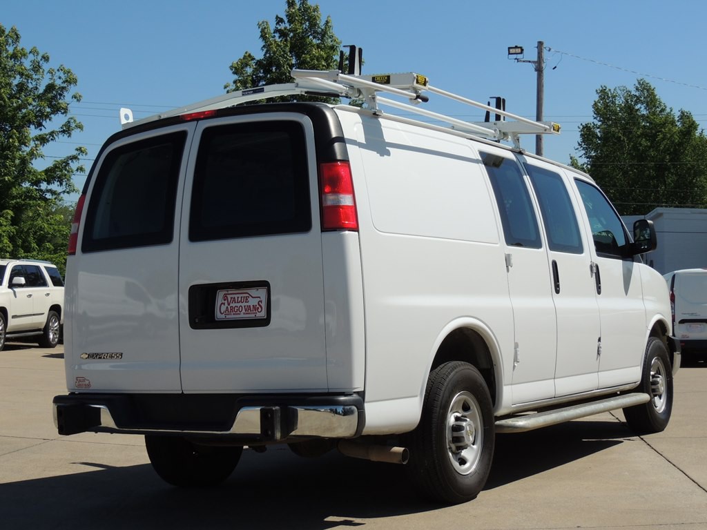 2024 Chevrolet Express Image 4