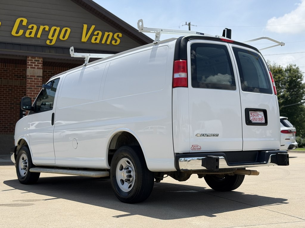 2024 Chevrolet Express Image 7