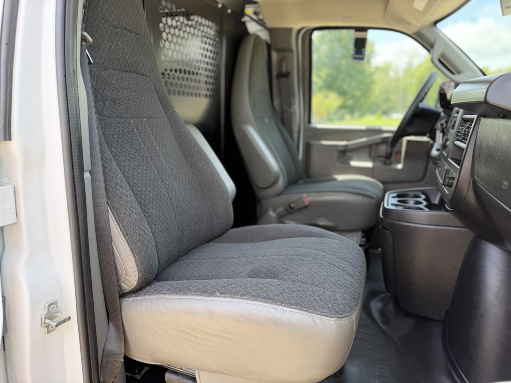 2024 Chevrolet Express Image 19