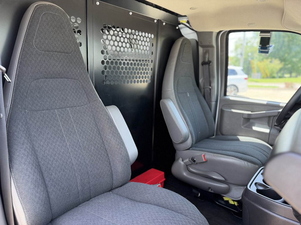 2024 Chevrolet Express Image 20
