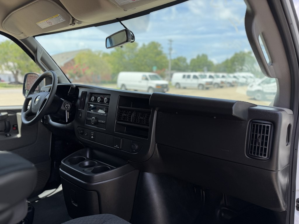 2024 Chevrolet Express Image 21