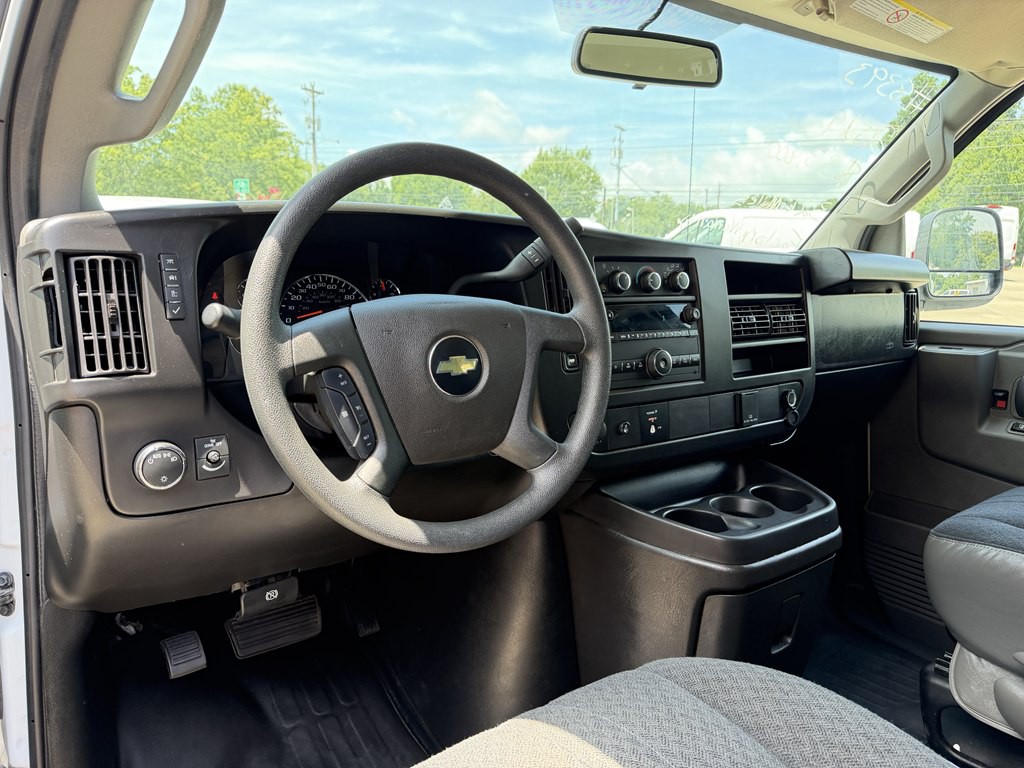 2024 Chevrolet Express Image 24