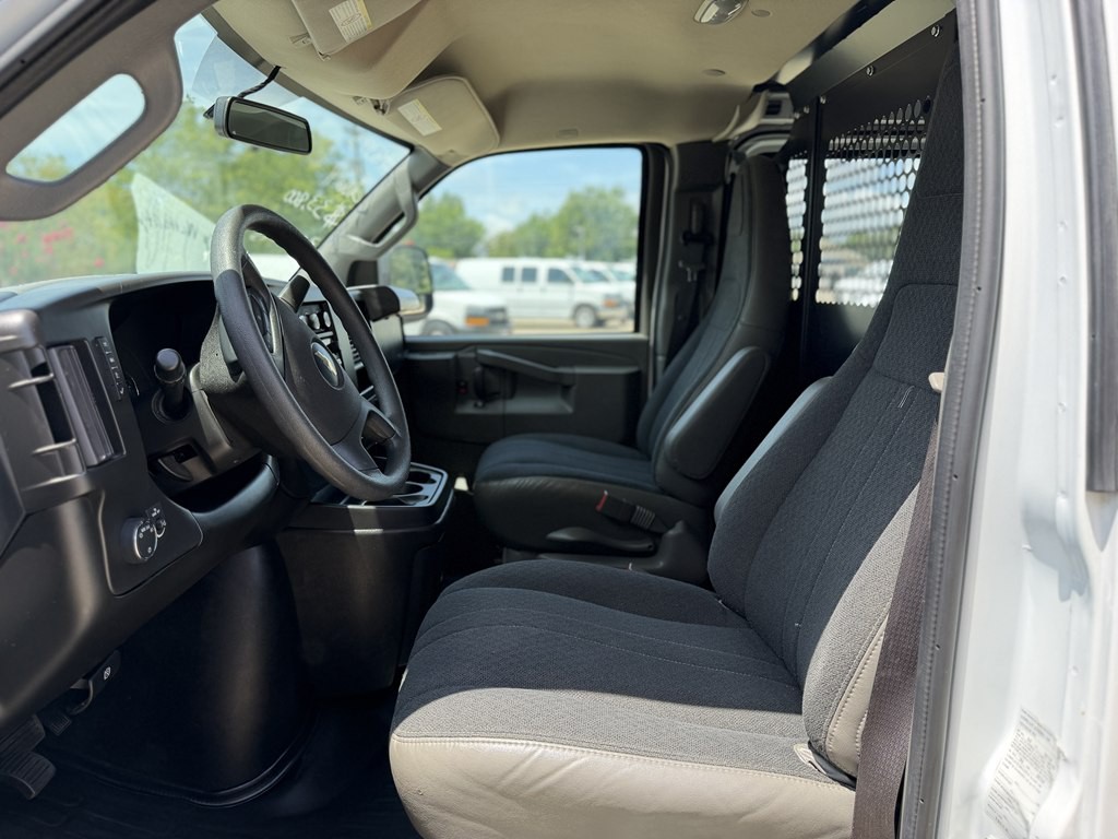 2024 Chevrolet Express Image 25