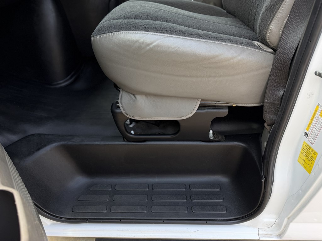 2024 Chevrolet Express Image 26