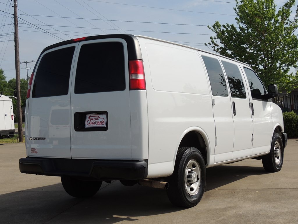 2018 Chevrolet Express Image 4