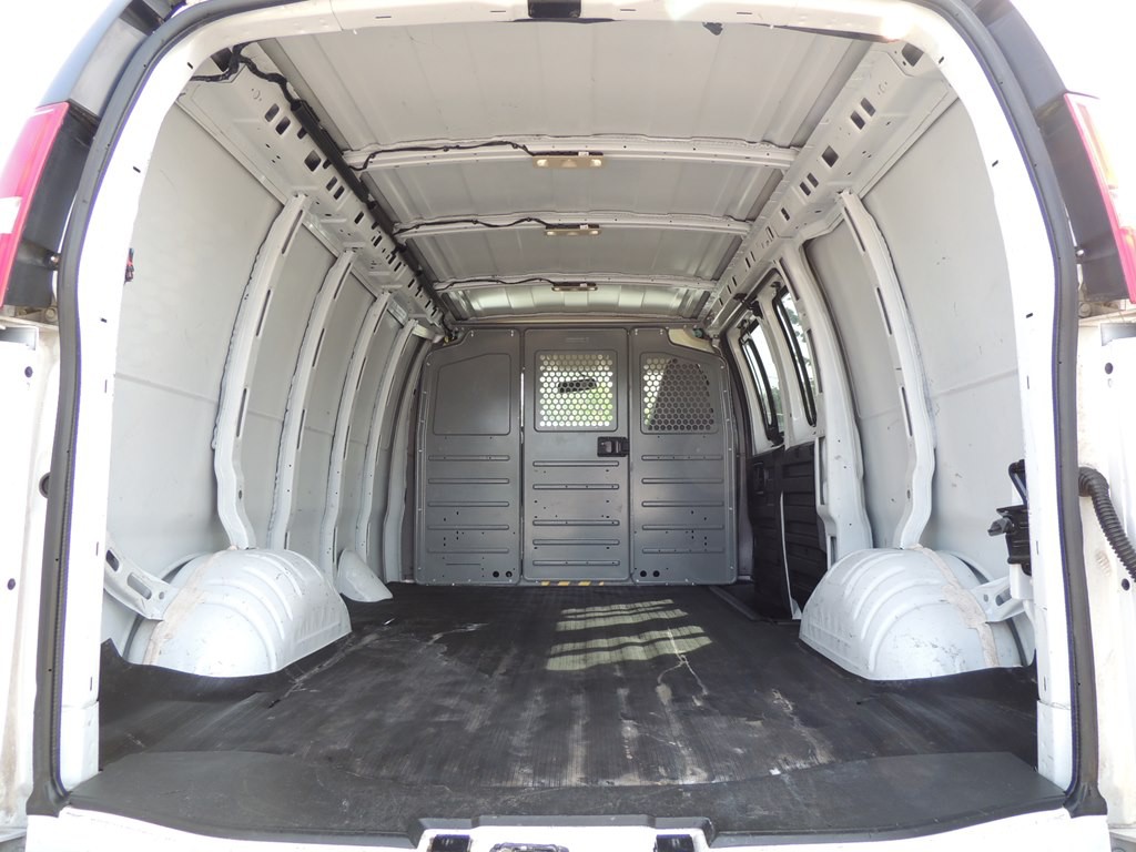 2018 Chevrolet Express Image 6