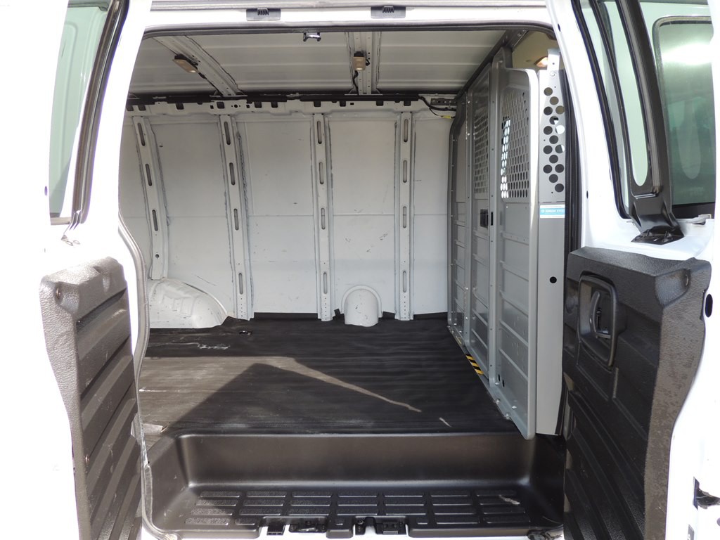 2018 Chevrolet Express Image 7