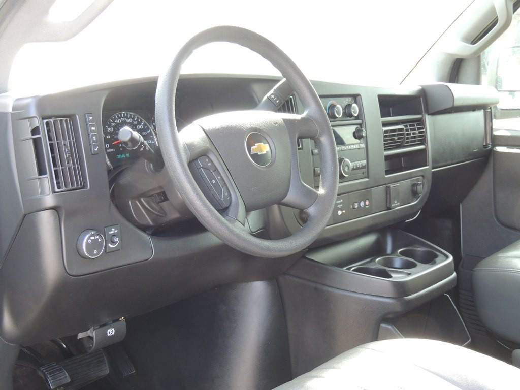 2018 Chevrolet Express Image 15