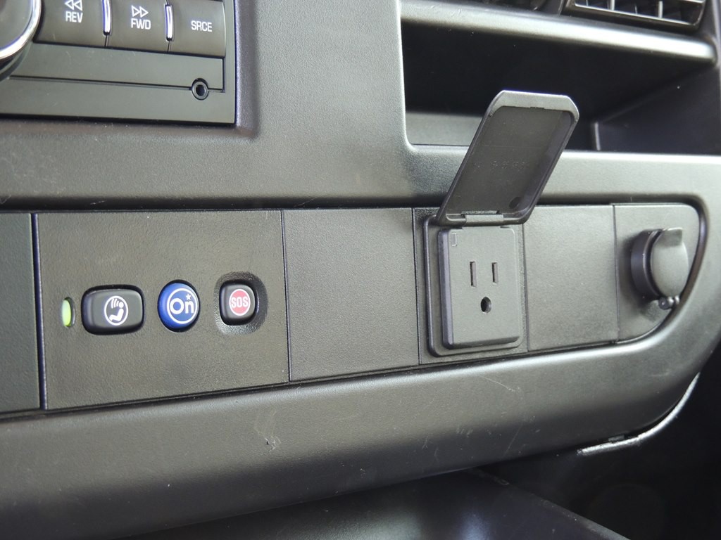 2018 Chevrolet Express Image 18