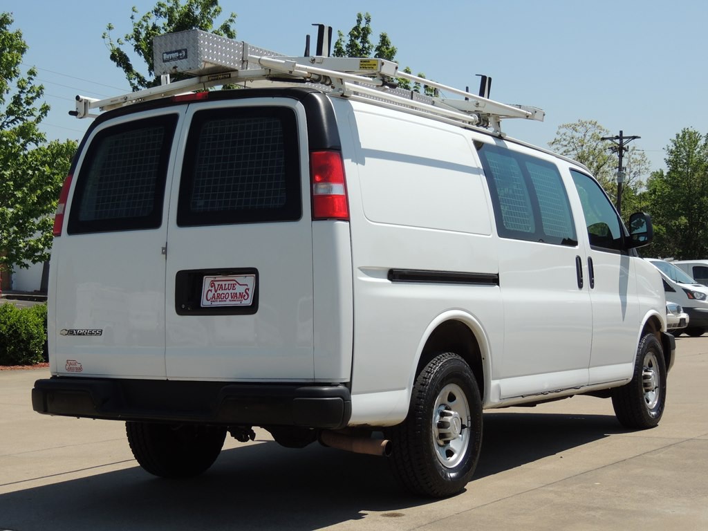 2019 Chevrolet Express Image 4