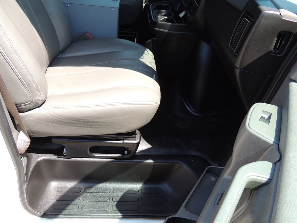 2019 Chevrolet Express Image 13