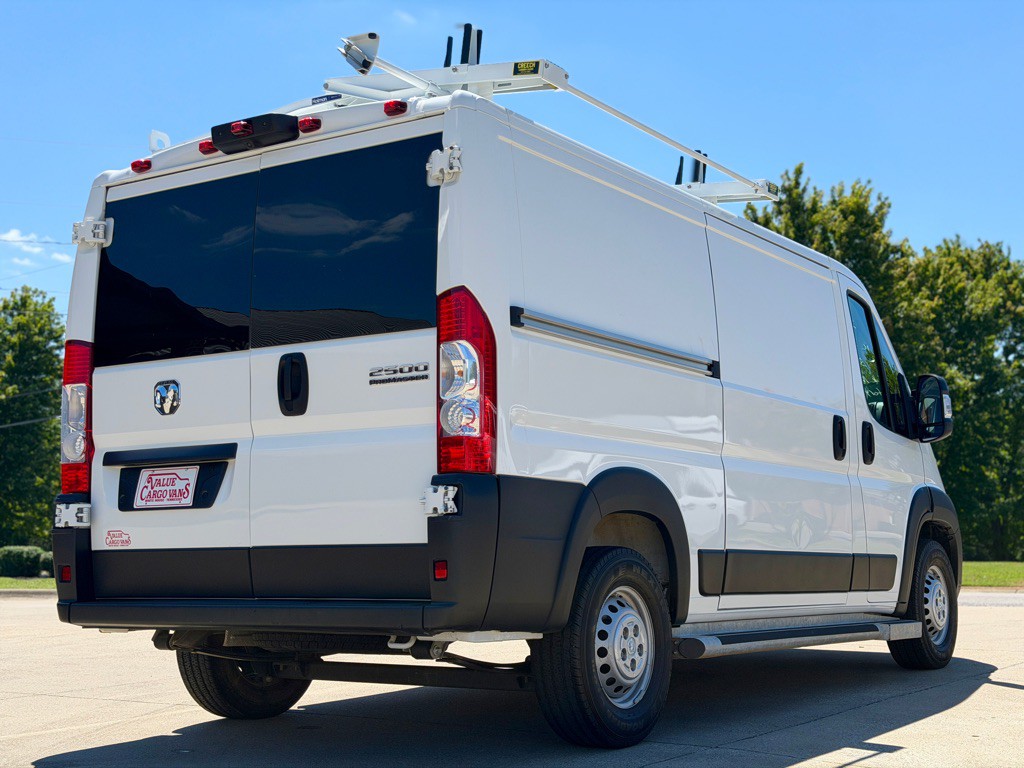 2025 RAM Promaster Image 4