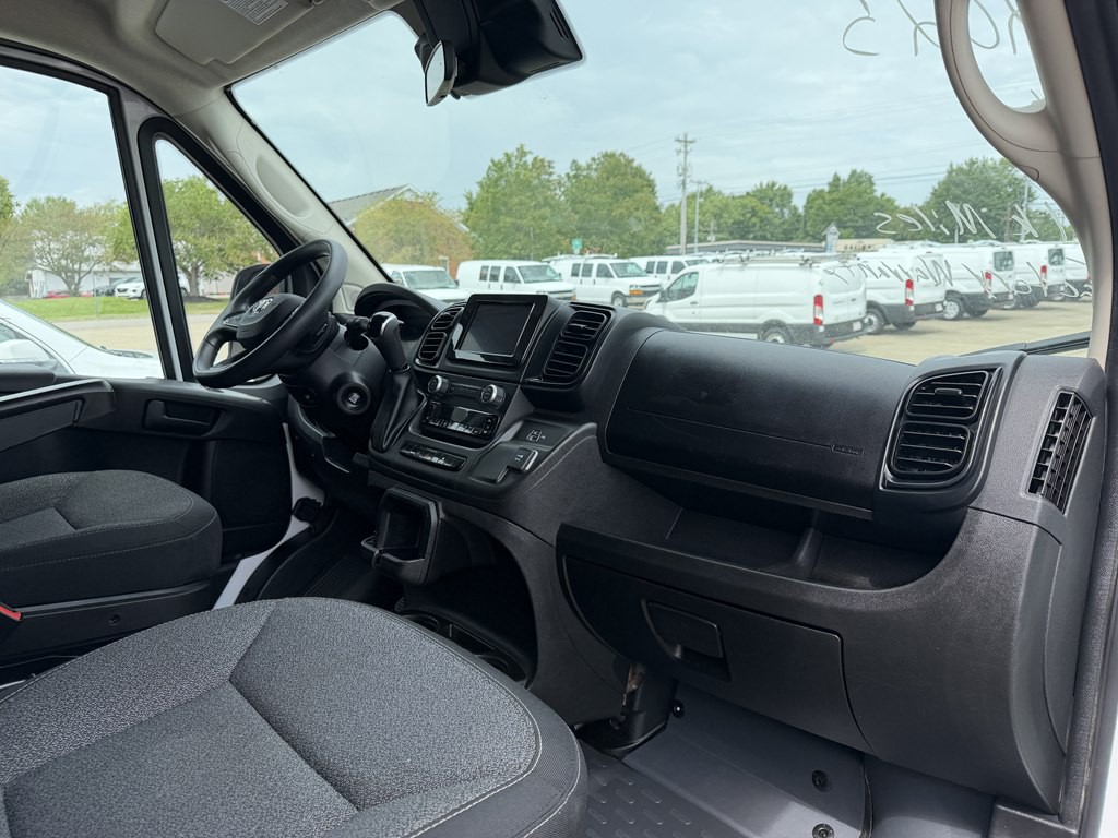 2025 RAM Promaster Image 17