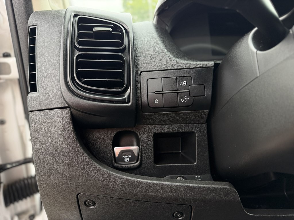 2025 RAM Promaster Image 30