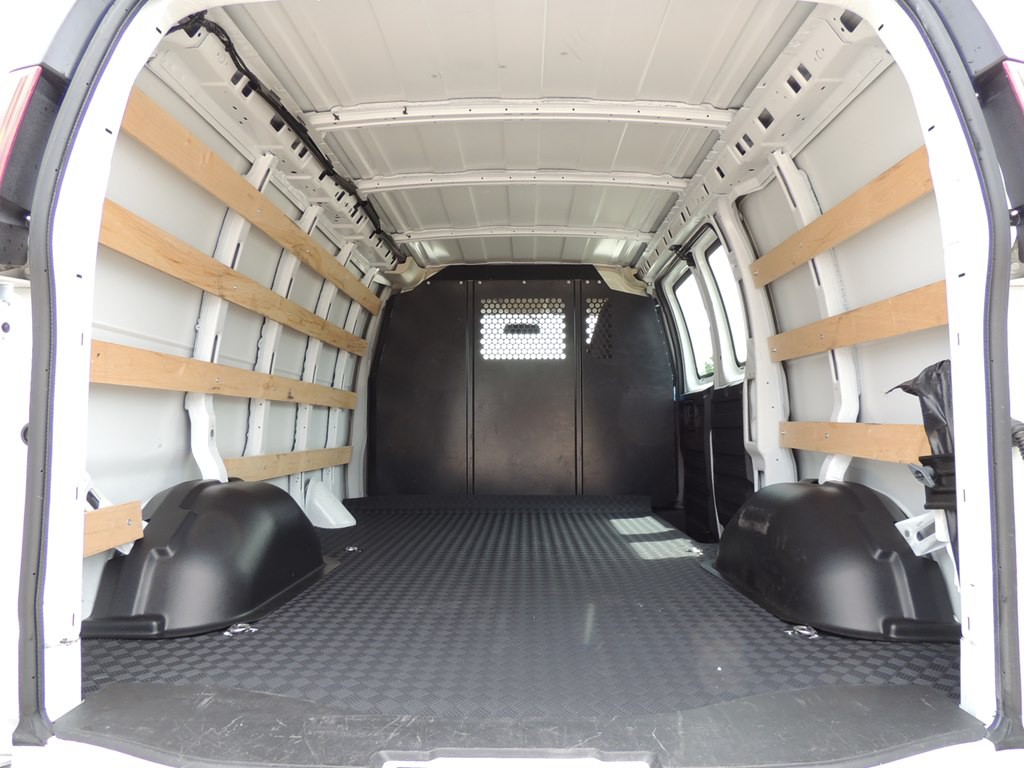 2025 Chevrolet Express Image 6