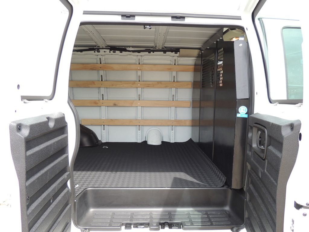 2025 Chevrolet Express Image 7