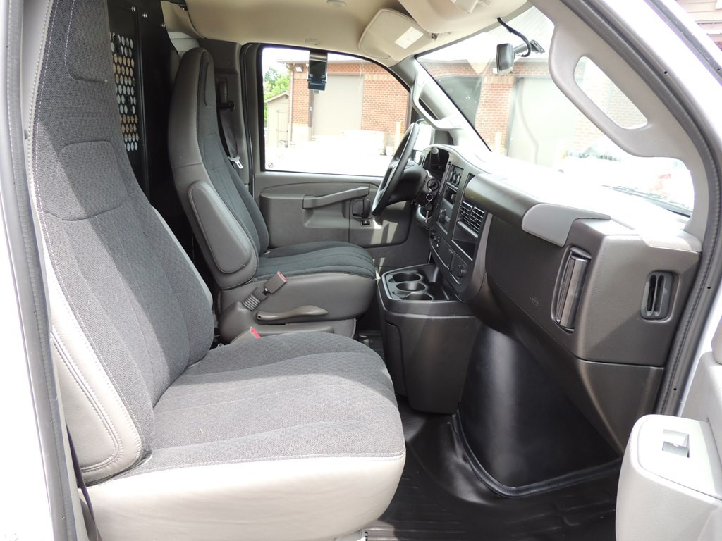 2025 Chevrolet Express Image 10