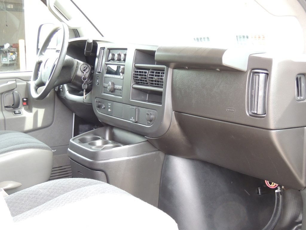 2025 Chevrolet Express Image 11