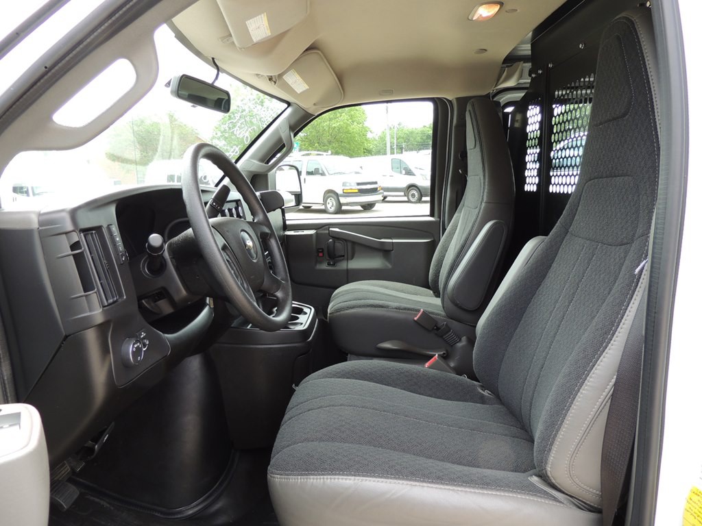 2025 Chevrolet Express Image 12