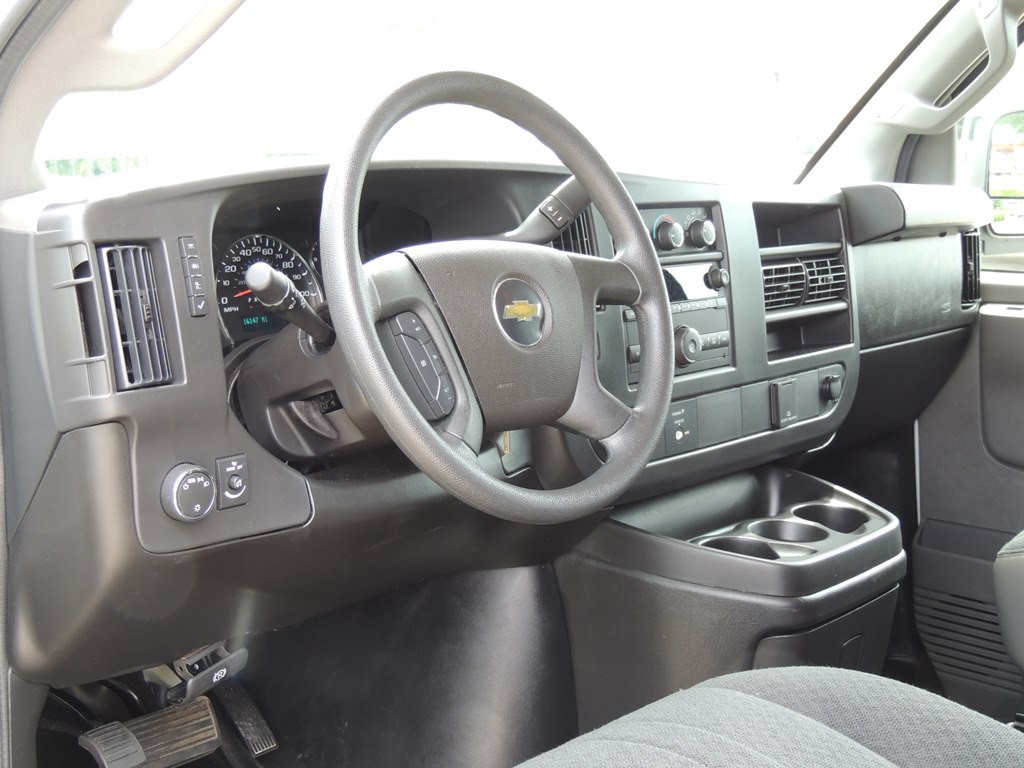 2025 Chevrolet Express Image 13