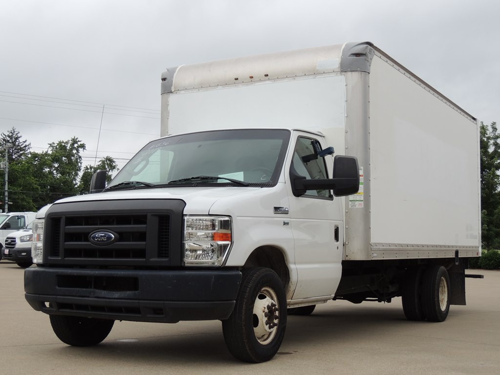 2019 Ford Econoline Image 2