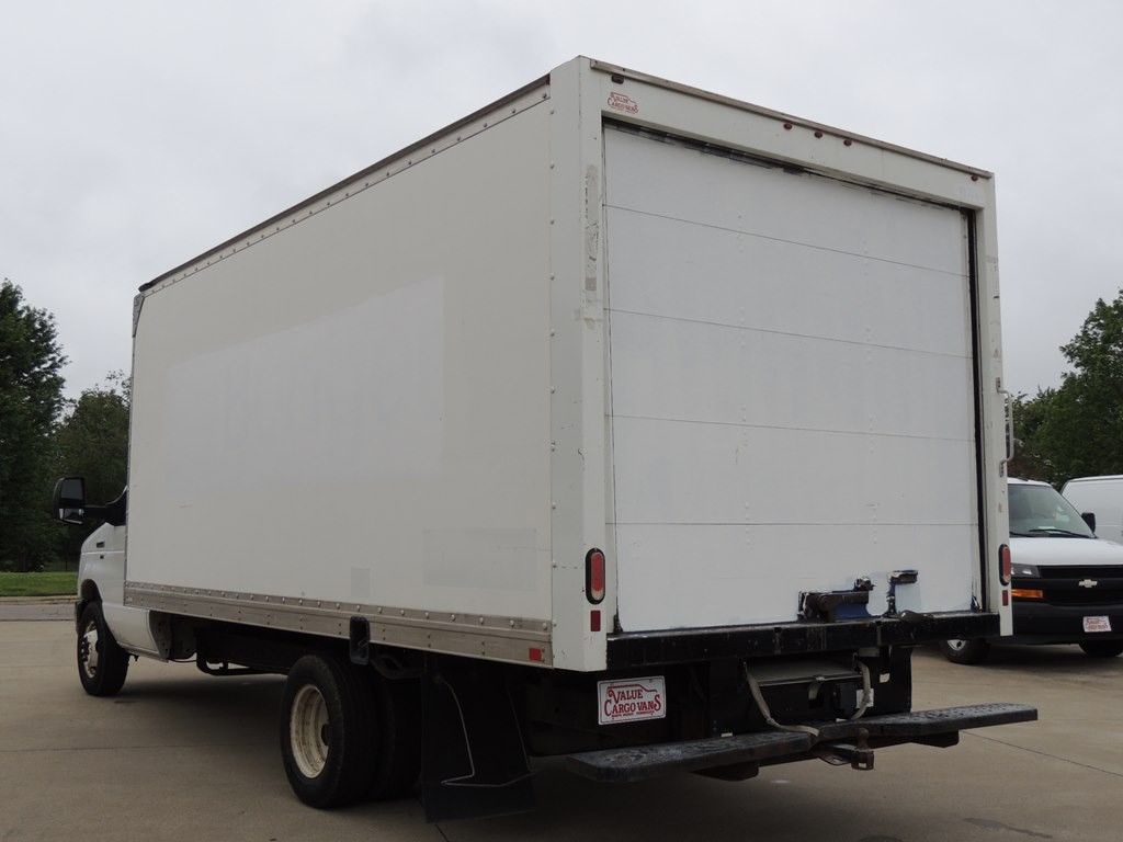 2019 Ford Econoline Image 3