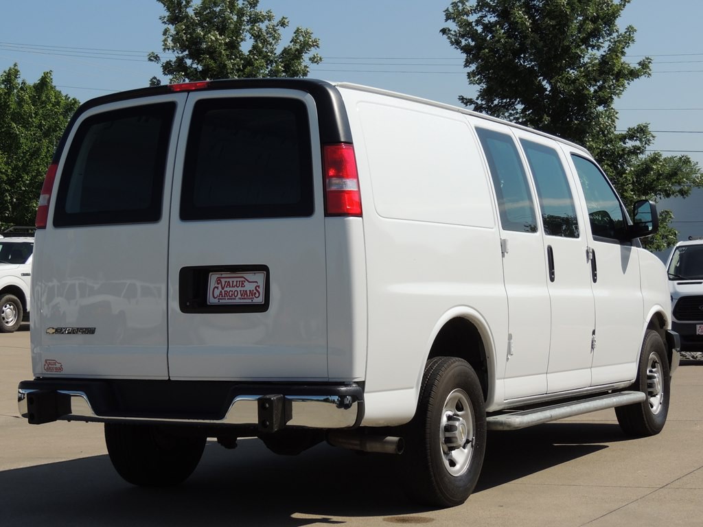 2024 Chevrolet Express Image 4