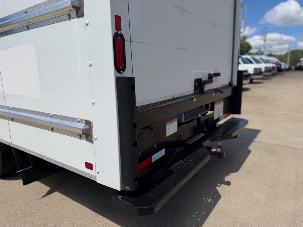 2021 GMC Savana Image 11