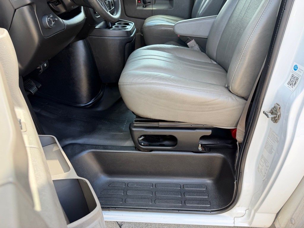 2021 GMC Savana Image 21