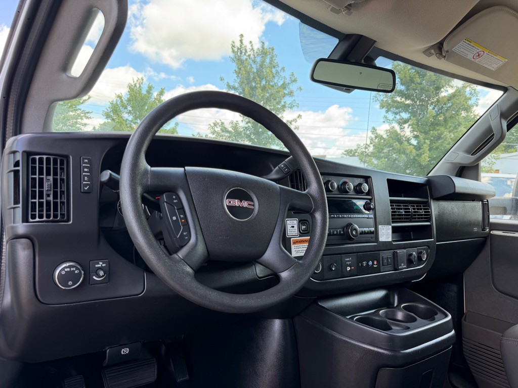 2021 GMC Savana Image 23