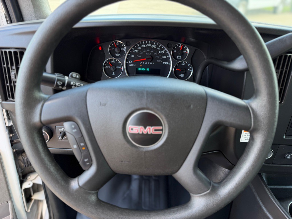 2021 GMC Savana Image 24