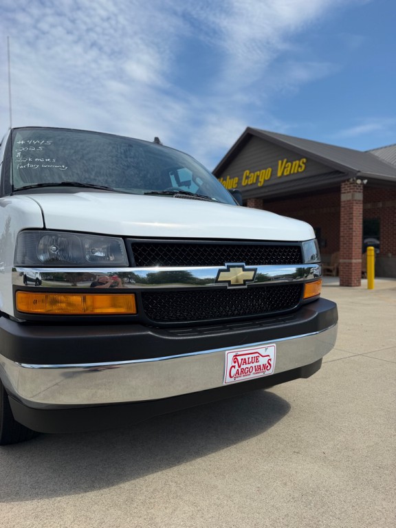 2025 Chevrolet Express Image 14
