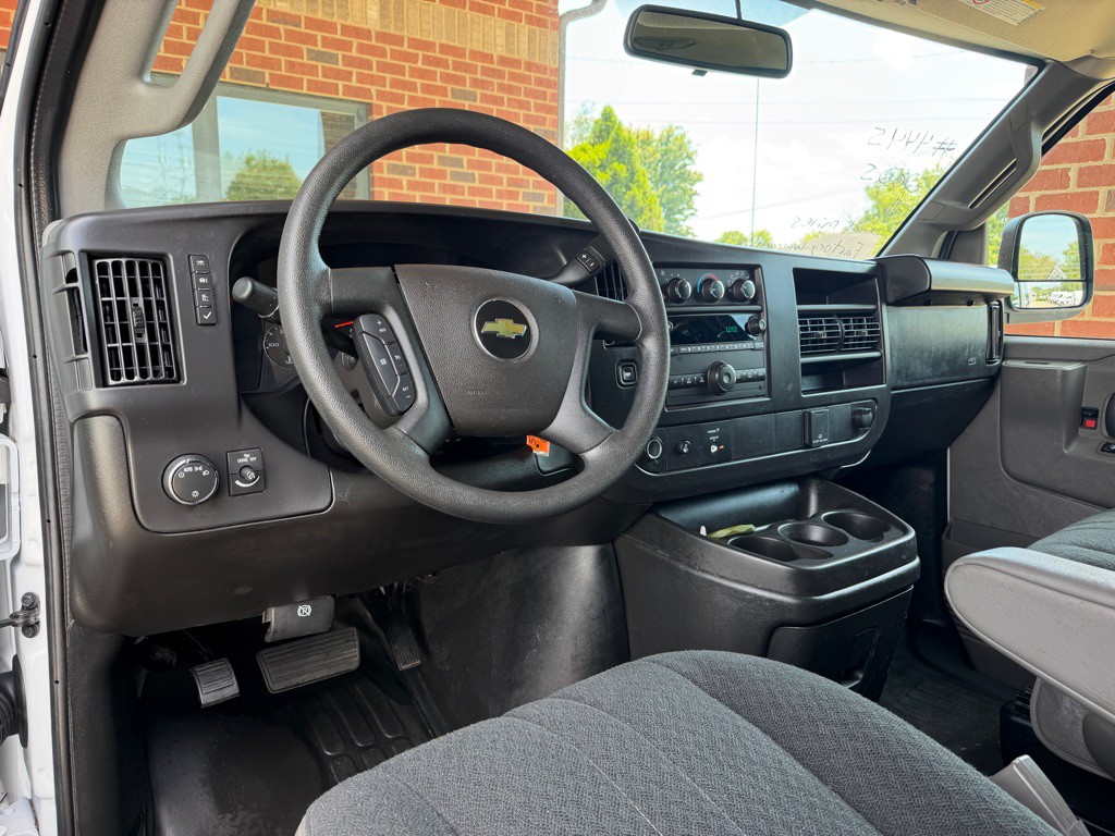 2025 Chevrolet Express Image 17