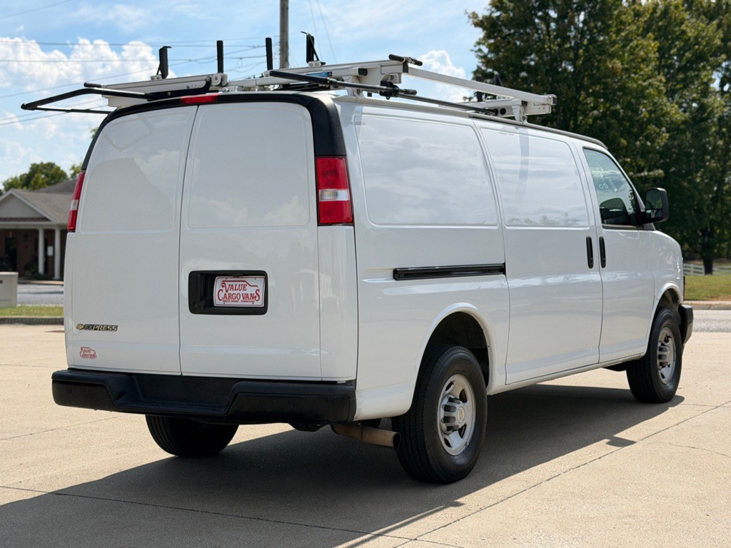 2023 Chevrolet Express Image 4