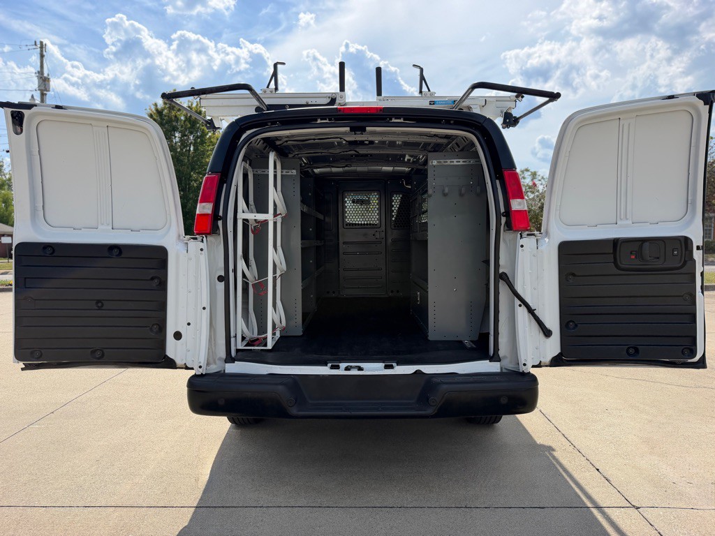 2023 Chevrolet Express Image 7