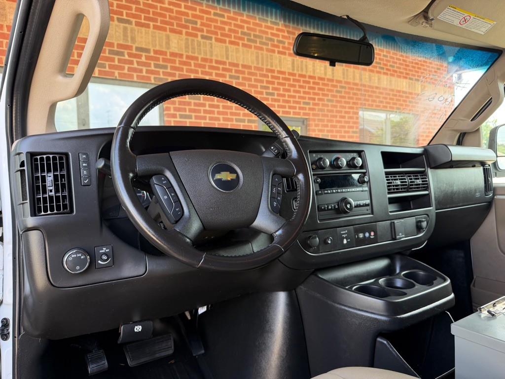 2023 Chevrolet Express Image 20