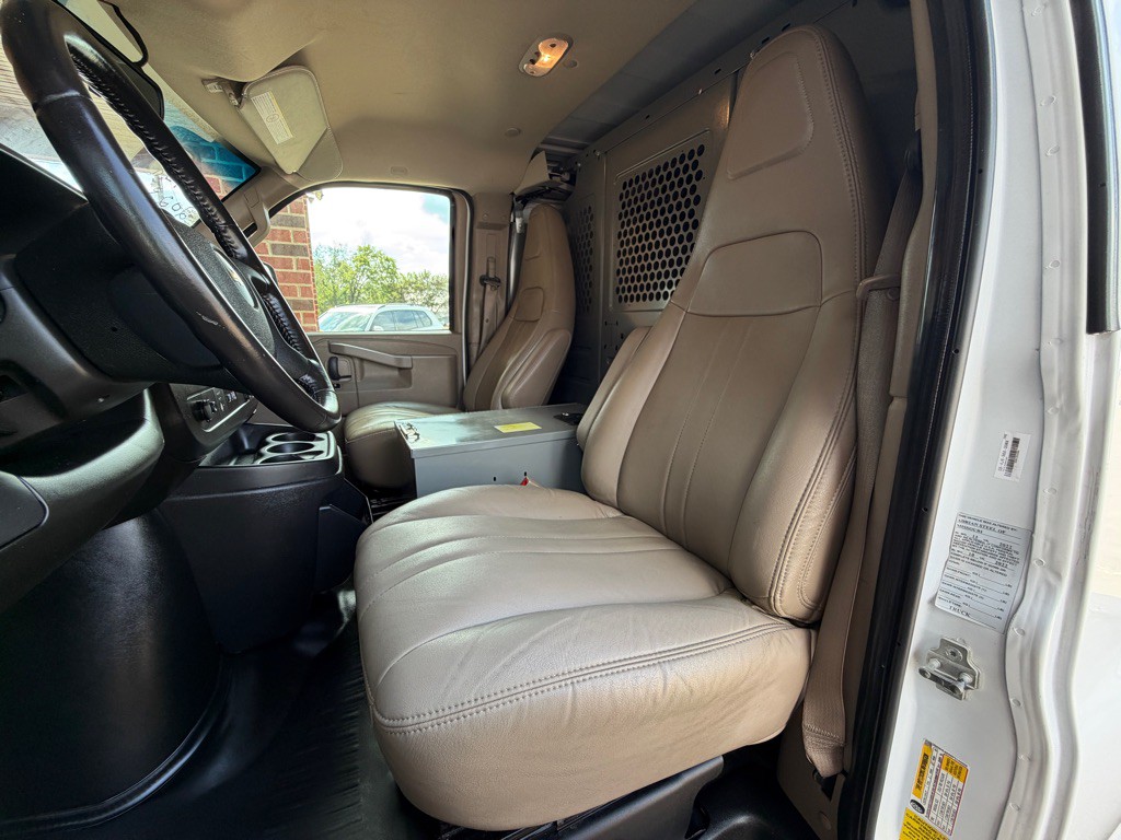 2023 Chevrolet Express Image 21