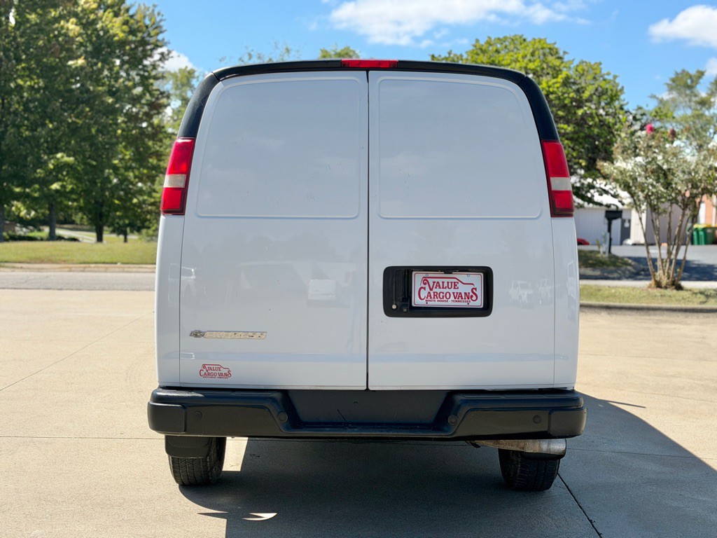 2018 Chevrolet Express Image 5