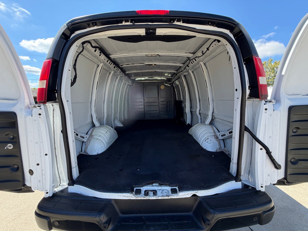 2018 Chevrolet Express Image 8