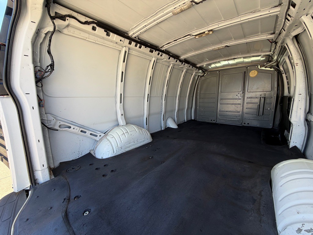 2018 Chevrolet Express Image 9