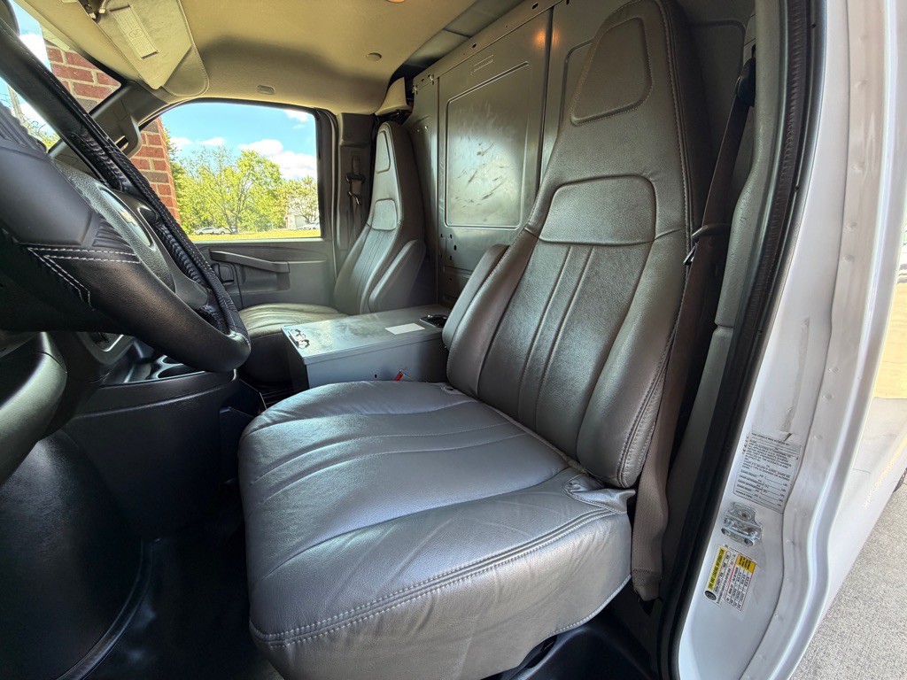2018 Chevrolet Express Image 19