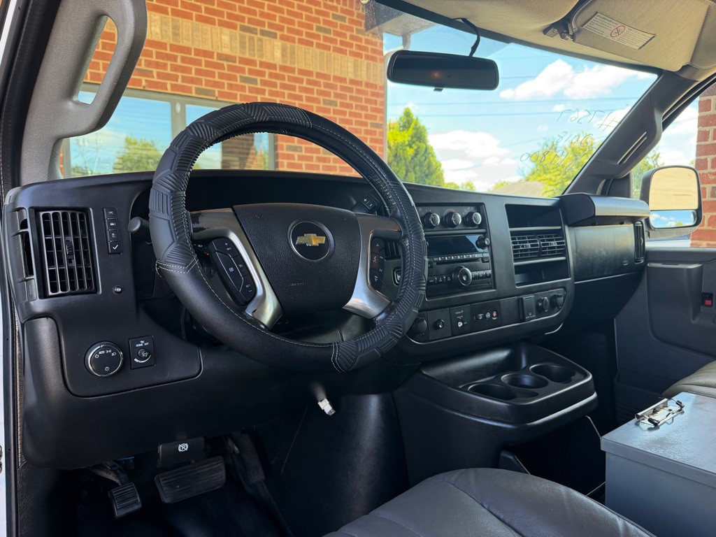 2018 Chevrolet Express Image 20