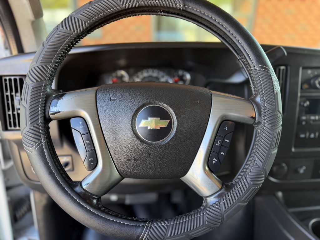 2018 Chevrolet Express Image 22