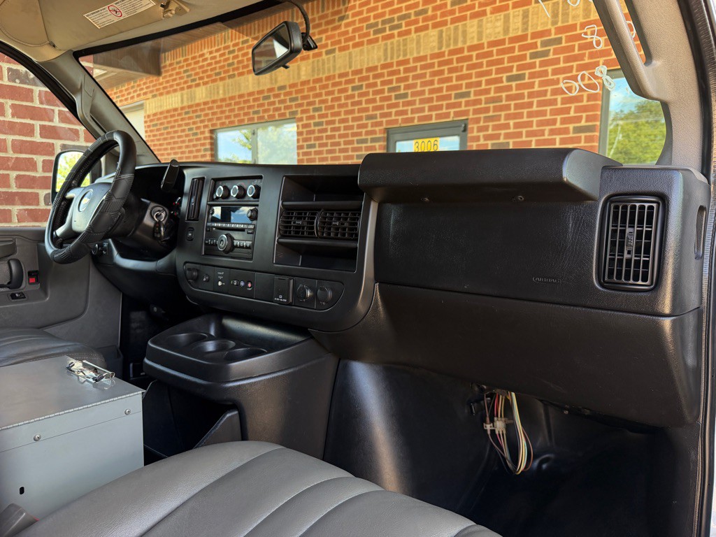2018 Chevrolet Express Image 27