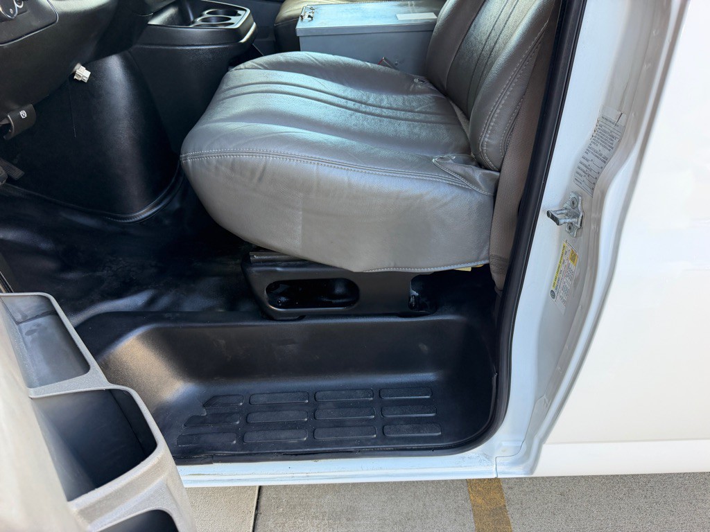 2018 Chevrolet Express Image 29